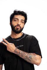 High Street Classic – Black Hand-Thread Collar Tee