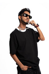 Monochrome Flow – Black Oversized Tee