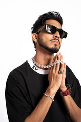 Monochrome Flow – Black Oversized Tee