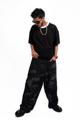 Monochrome Flow – Black Oversized Tee